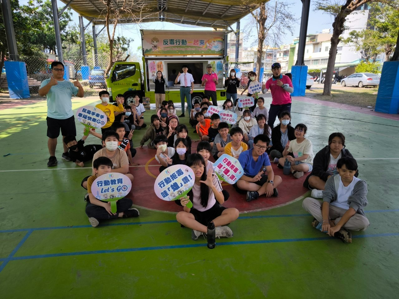 LINE_ALBUM_311反毒行動車_250311_2.jpg